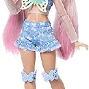 Barbie Dream Besties Malibu Roller Skating Doll with Makeup Accessories